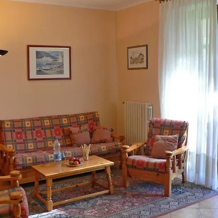 Pina Garten-ferienwohnung Mit Pool Appartement *