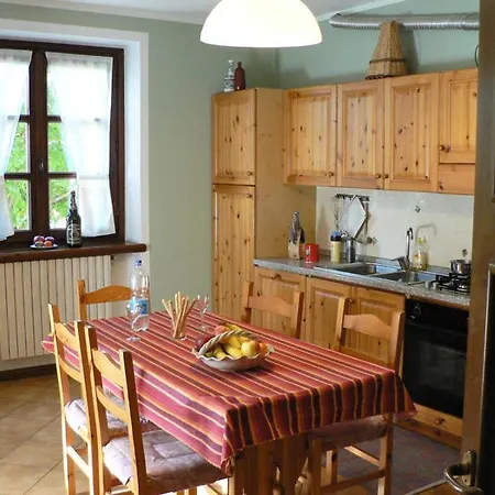 Pina Garten-ferienwohnung Mit Pool Appartement Colico